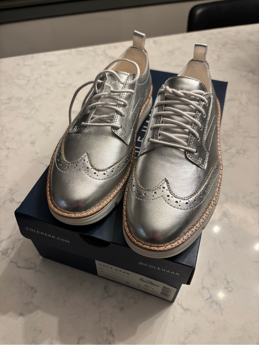 NEW NEVER WORN Cole Haan Women’s Metallic Silver Wingtip Oxford